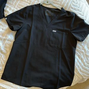 FIGS CATARINA TOP BLACK